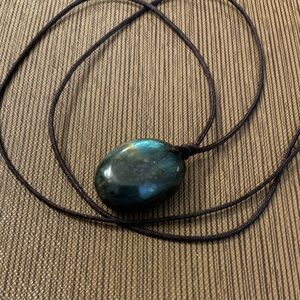 NWOT Natural Labradorite Stone Pendant Healing Crystal Amulet Women Men Necklace
